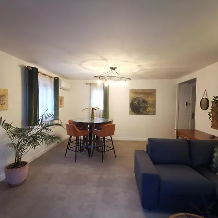 Holiday home Maison L'inattendu Avec & Piscine Privatifs